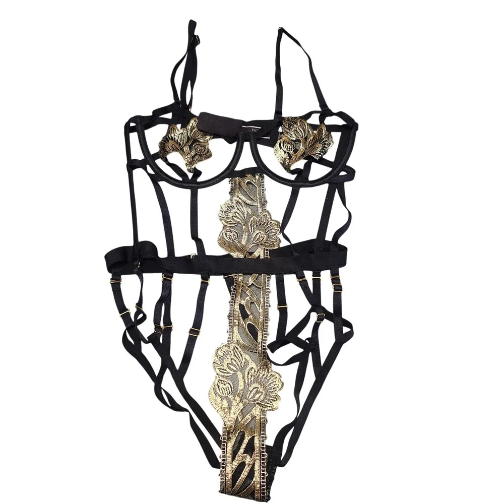 Victoria's Secret Size M Very Sexy Baroque Embroidered Strappy Cutout Teddy